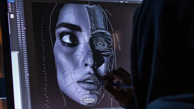 qant.tech_a_dark_robot_is_drawing_a_beautiful_human_face_on_a_c_fd0fefa9-0eea-4469-a574-be873089bcd6